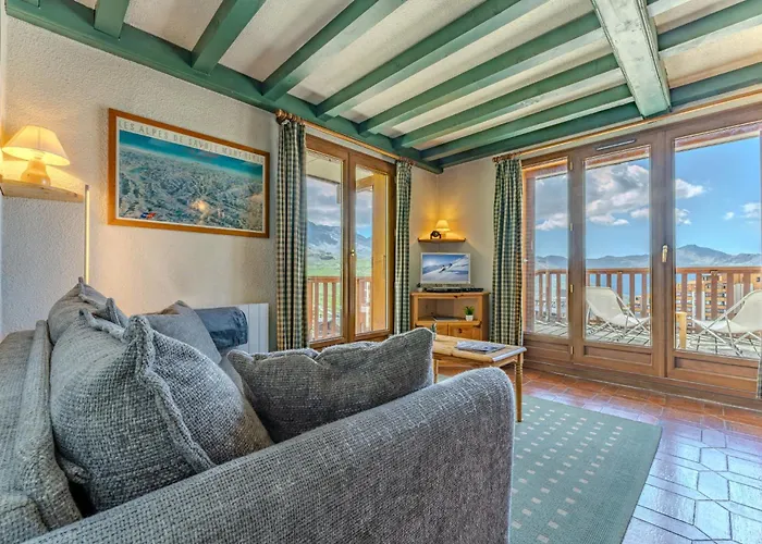 Comfort With Balcony Access And Parking